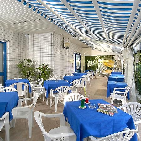 Hotel Adler Riccione Esterno foto
