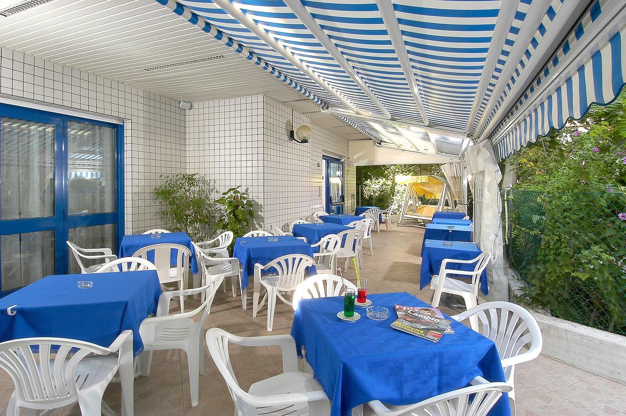 Hotel Adler Riccione Esterno foto